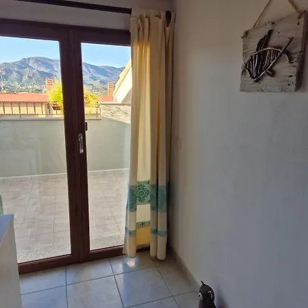 Casa Elena C Vicino Al Centro Semesterbostad Villasimius